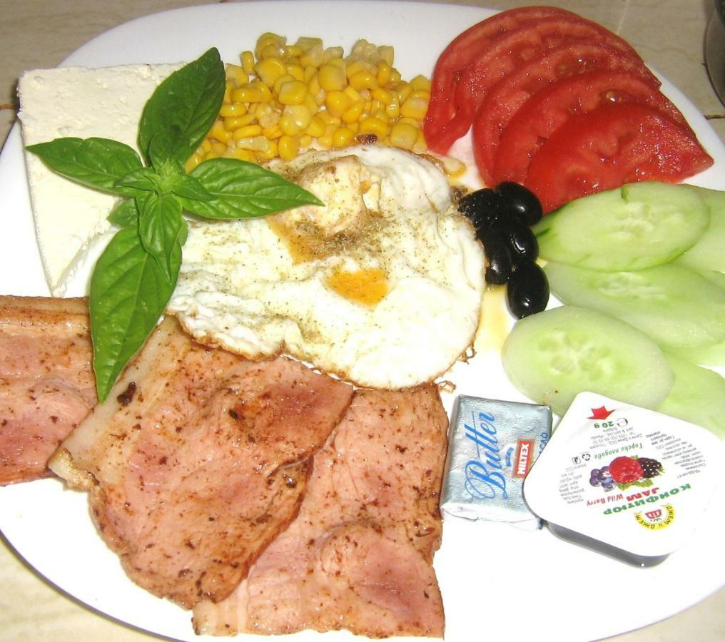 Hotel Yanis 洛泽内茨 外观 照片